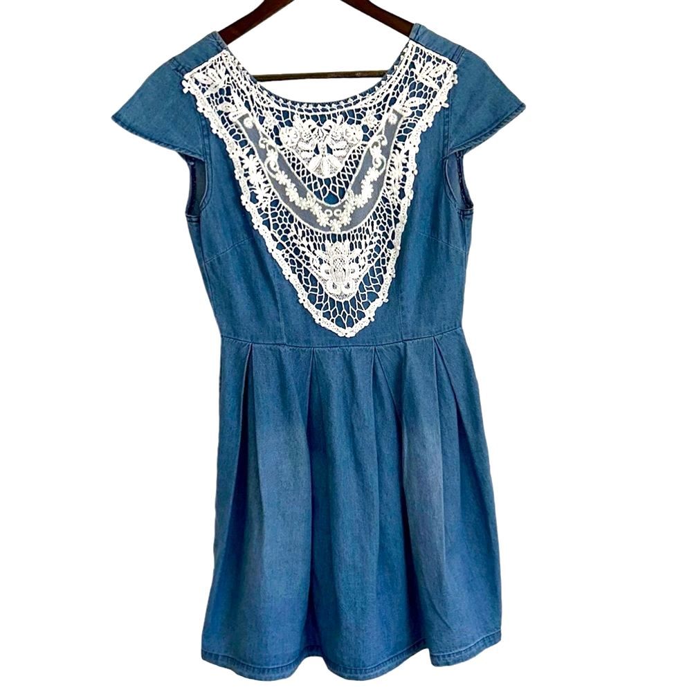Clover + scout blue washed denim dress with crocheted embellishment women M
